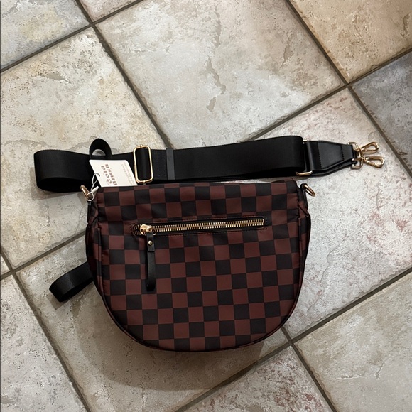 Gold Blush viral bumbag in Hot cocoa - Picture 2 of 3